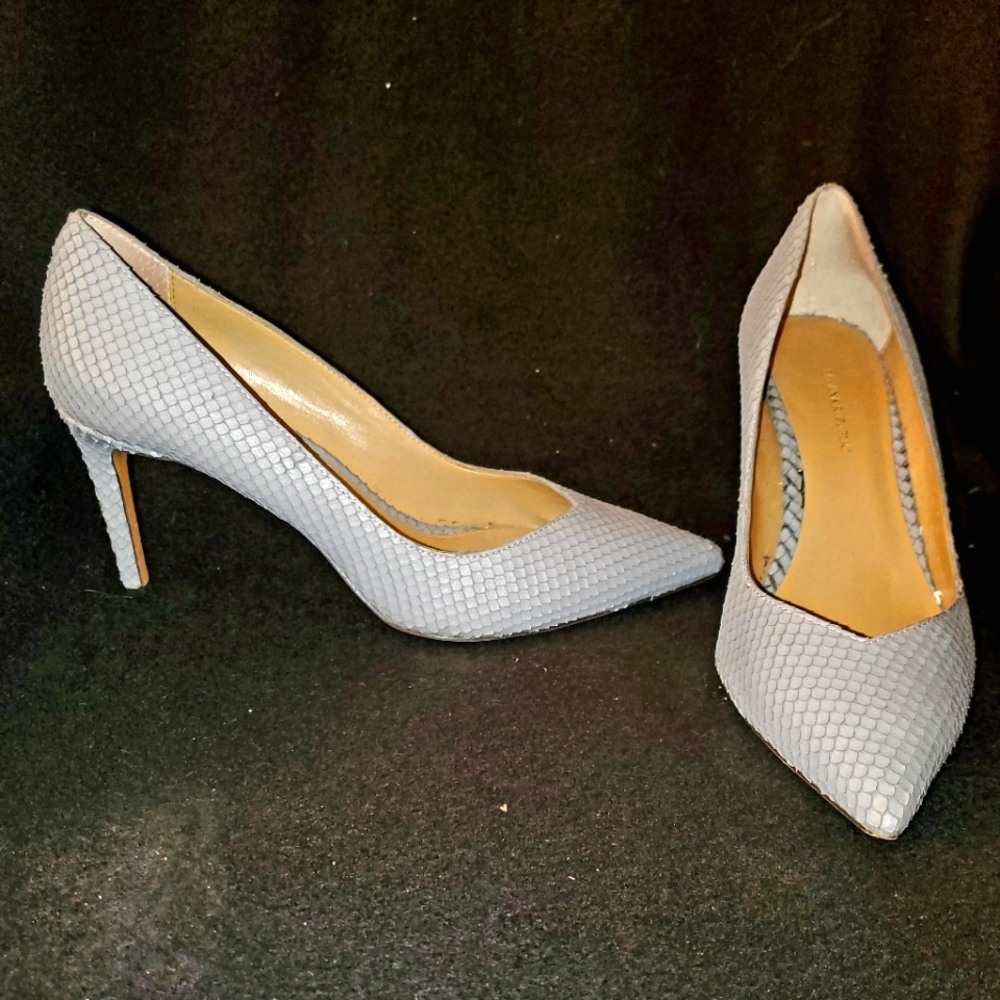 Banana Republic blue faux snakeskin heels size 10